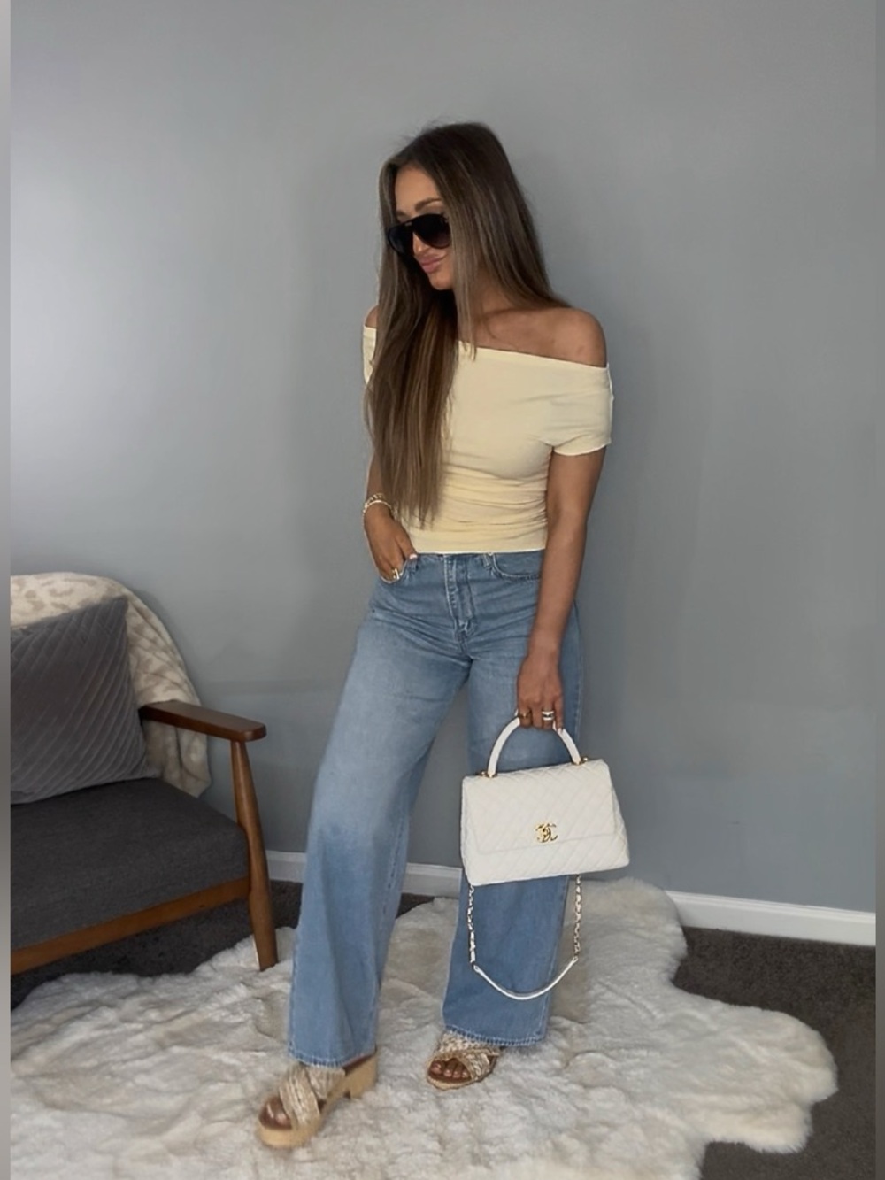 Butter yellow top